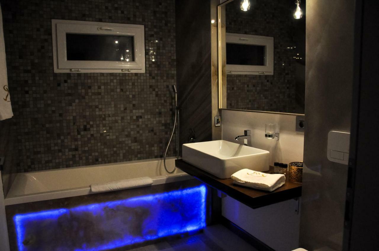Rubio Residence - Accmonia Luxury Apartment Arad Exterior photo